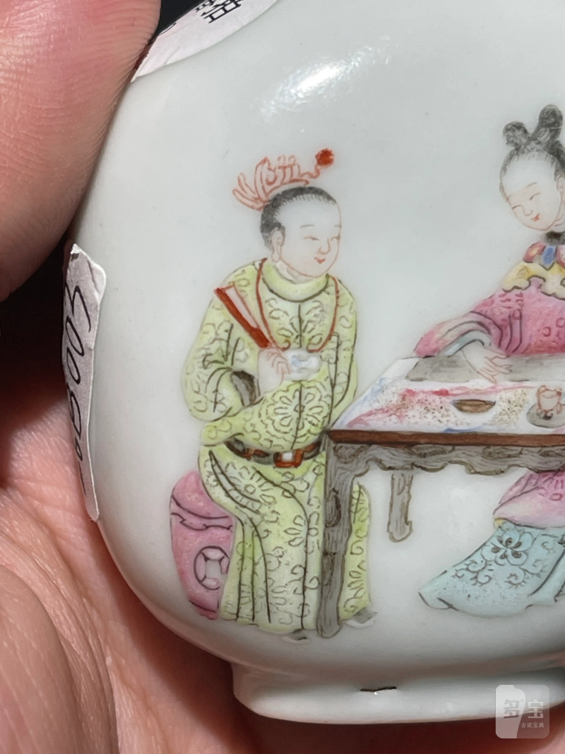 清道光 粉彩人物故事纹鼻烟壶 - 图6